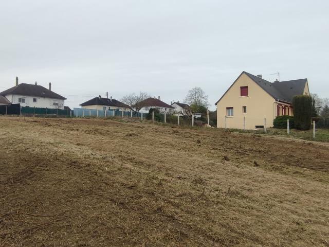 Terrain vente à Château-du-Loir, Montval-sur-Loir