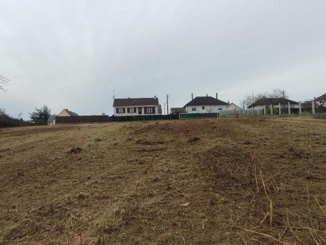 Terrain vente à Château-du-Loir, Montval-sur-Loir