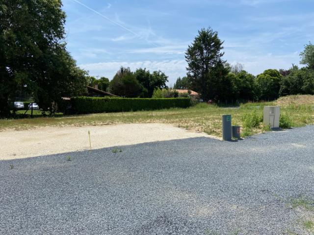 Terrain vente à France métropolitaine, Saint-yzan-de-soudiac