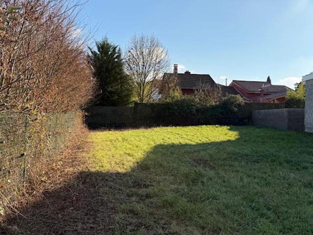 Terrain vente à Bourg-en-Bresse, Pizay