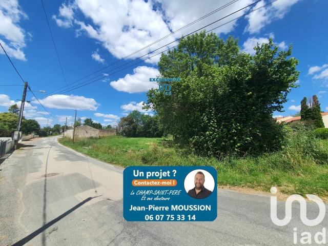 Terrain vente à France métropolitaine, Le Champ-saint-père