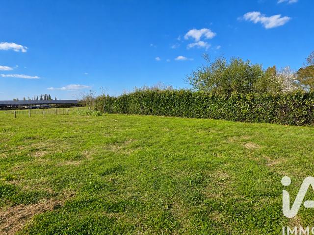 Terrain vente à Fontenay-le-Comte, Mervent