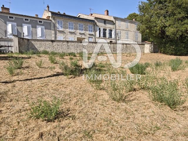 Terrain vente à Fontenay-le-Comte, Vendée