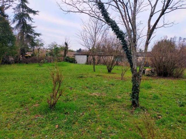 Terrain vente à Saint-martial-sur-né