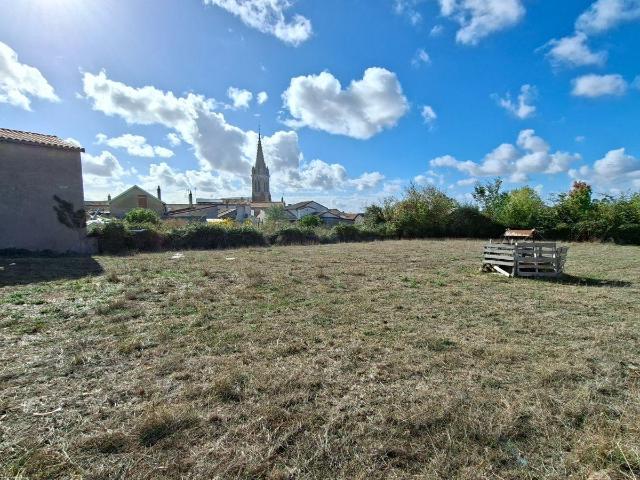 Terrain vente à Argentonnay, Deux-Sèvres