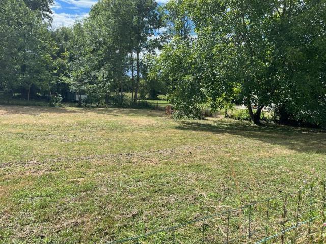 Terrain vente à Saint-jean-de-niost, Ain