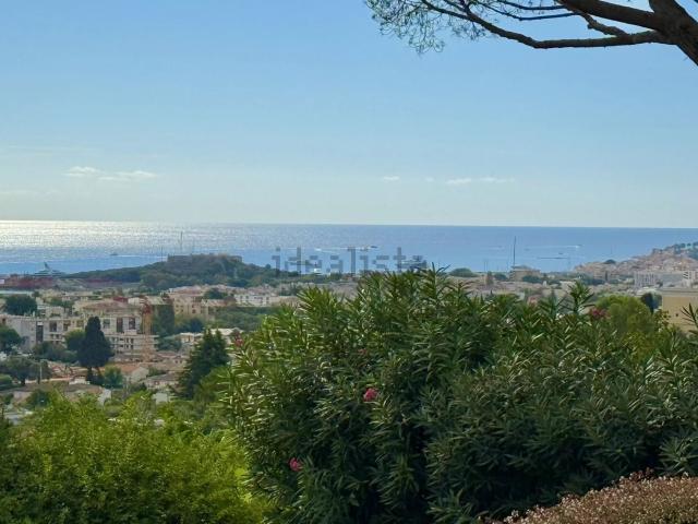Terrain vente à Antibes, Alpes-Maritimes