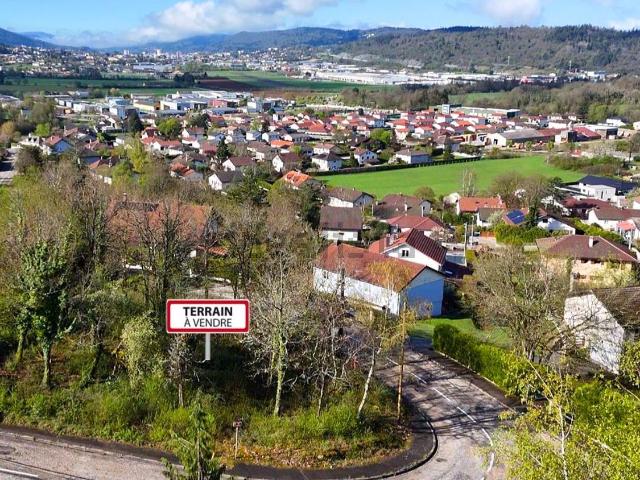 Terrain vente à Pôle Santé Lucien Guichon, Arbent