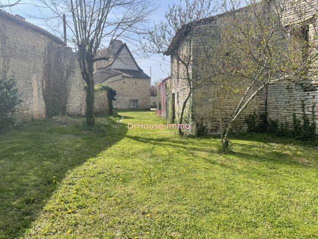 Maison vente à Confolens, Besse