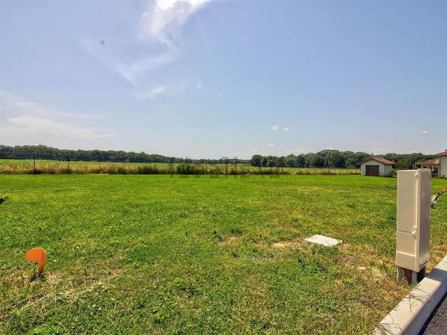 Terrain vente à Les Croix, Châtillon-la-Palud
