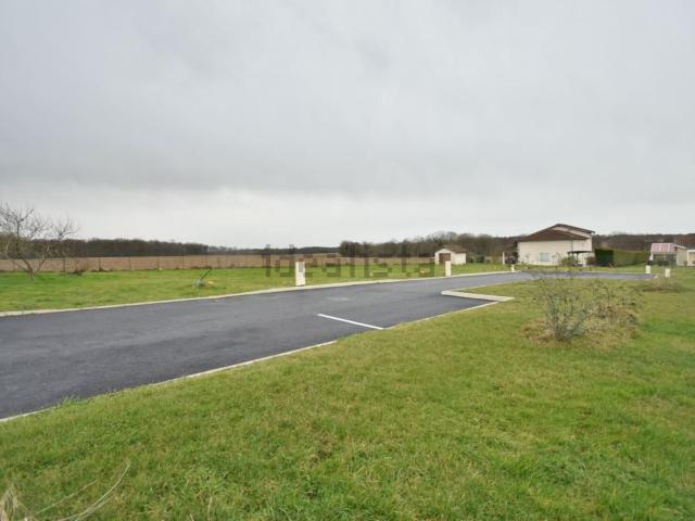 Terrain vente à Les Croix, Châtillon-la-Palud
