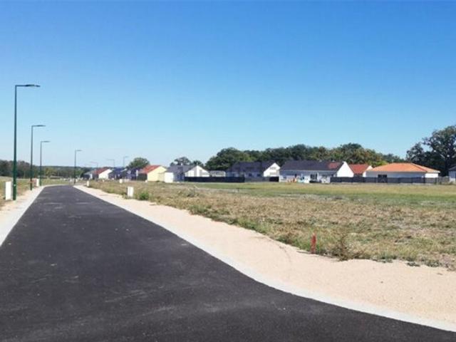 Terrain vente à Les Bois Derrière, Cognat-Lyonne