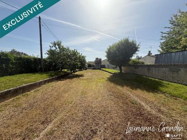 Terrain vente à Saint-Jean-d'Angély, La Vergne
