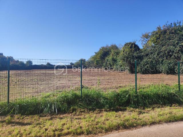 Terrain vente à Auxerre, Champlost
