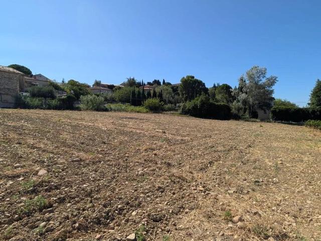 Terrain vente à Nîmes, Estézargues