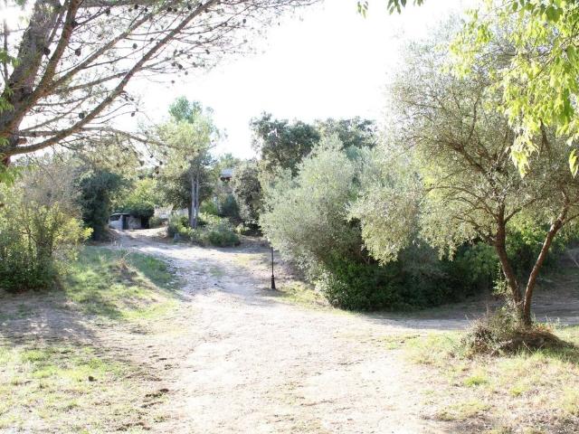 Terrain vente à Nîmes, Uchaud
