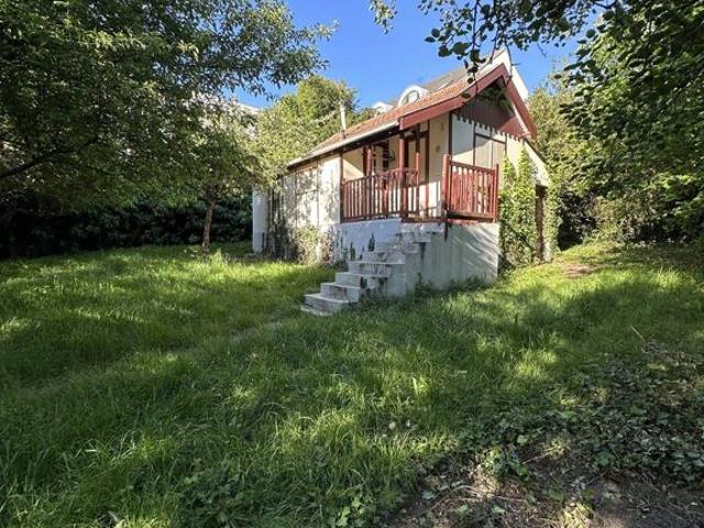 Terrain vente à Le Plessis-Robinson, Hauts-de-Seine