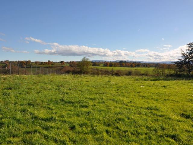 Terrain vente à Lapalisse, Allier