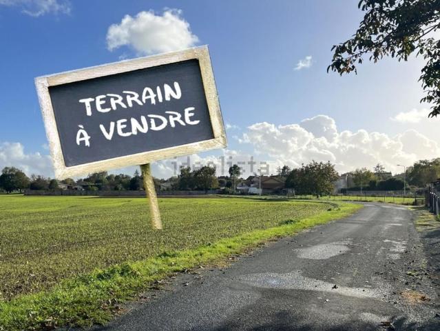 Terrain vente à Loulay, Charente-Maritime