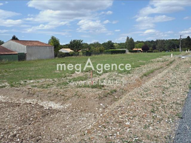 Terrain vente à France métropolitaine, Louzac-saint-andré