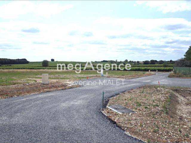 Terrain vente à France métropolitaine, Louzac-saint-andré