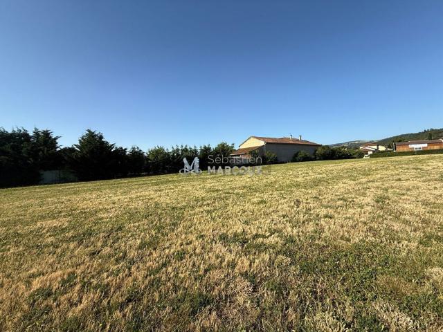 Terrain vente à Puy Granet, Marcilly-le-Châtel