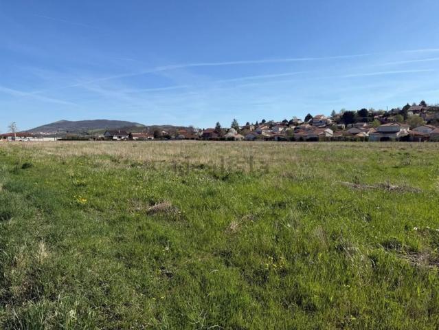 Terrain vente à Pérignat-sur-Allier, Puy-de-Dôme