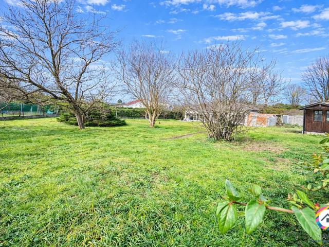 Terrain vente à Bourg-en-Bresse, Massieux