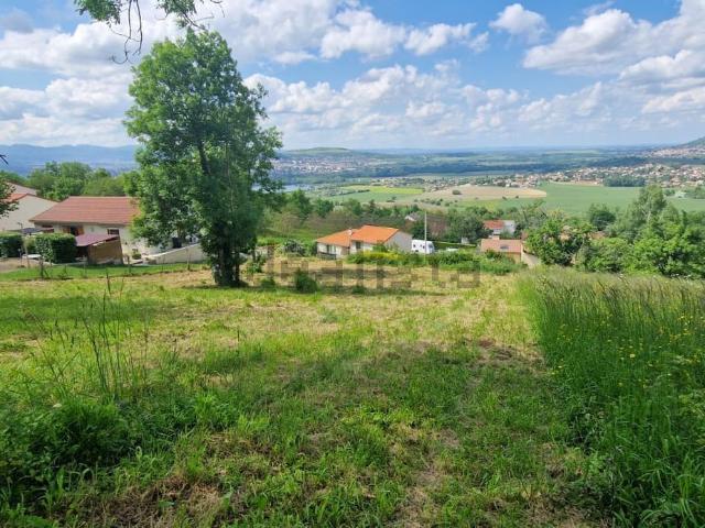 Terrain vente à Saint-Georges-sur-Allier, Puy-de-Dôme