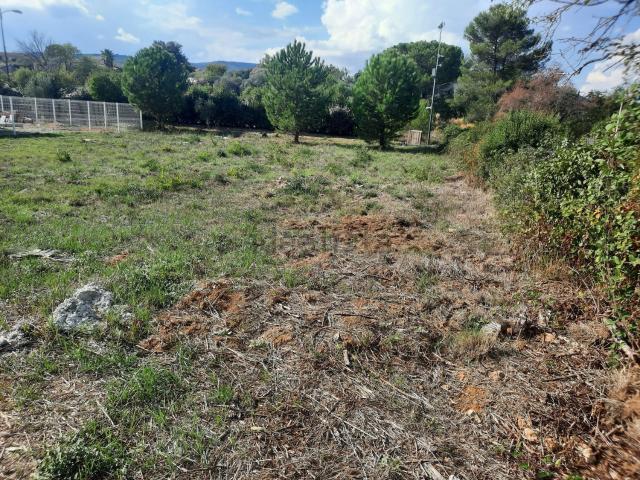 Terrain vente à Quartier Les Terrasses, Saint-Maximin-la-Sainte-Baume