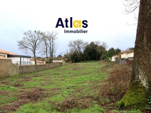 Terrain vente à Vouillé, Deux-Sèvres
