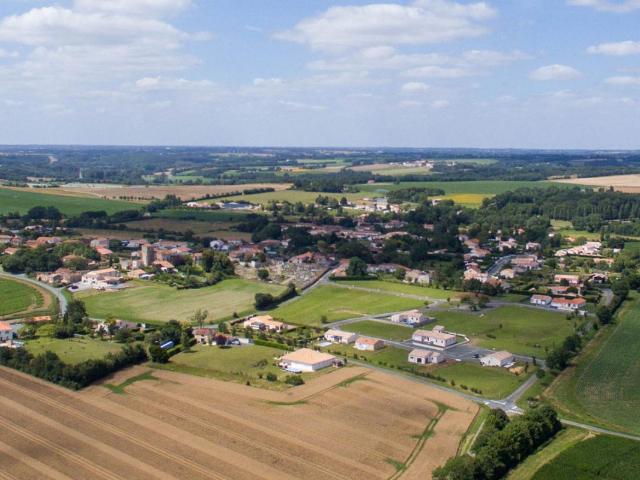 Terrain vente à Fontenay-le-Comte, Sainte-hermine