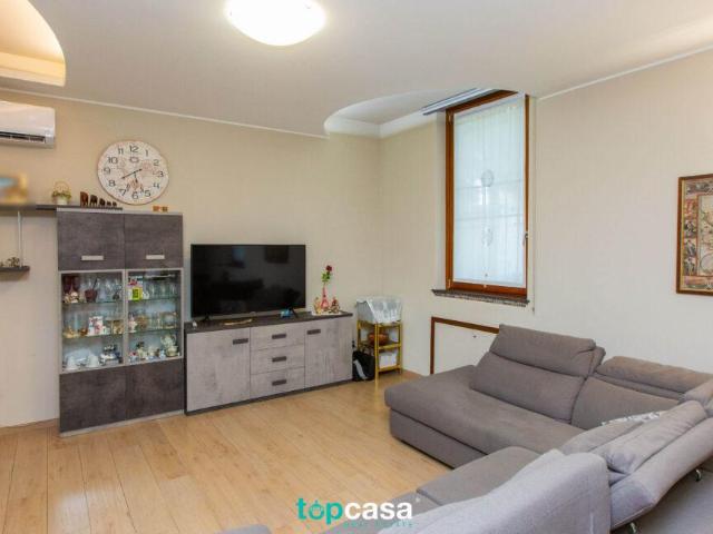 Villa Indipendente in vendita a Busto Arsizio, Lombardia