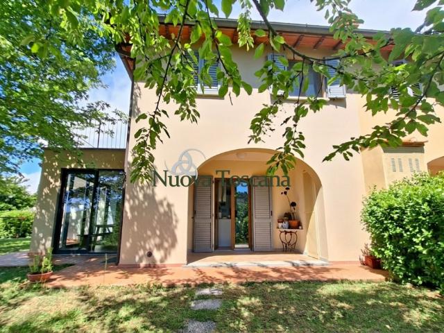 Villa Indipendente in vendita a Palazzo Del Pero, Toscana