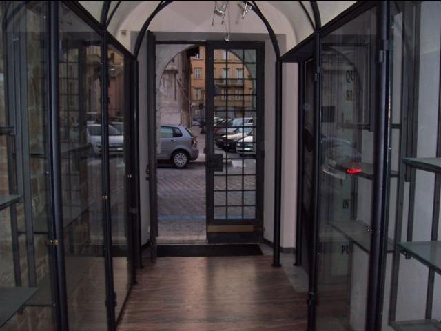 Palazzo in vendita a Santa Maria Intervineas, Marche