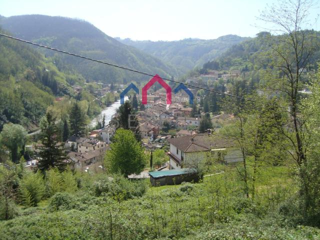 Villa Indipendente in vendita a Unione dei comuni Media Valle del Serchio, Ponte A Serraglio