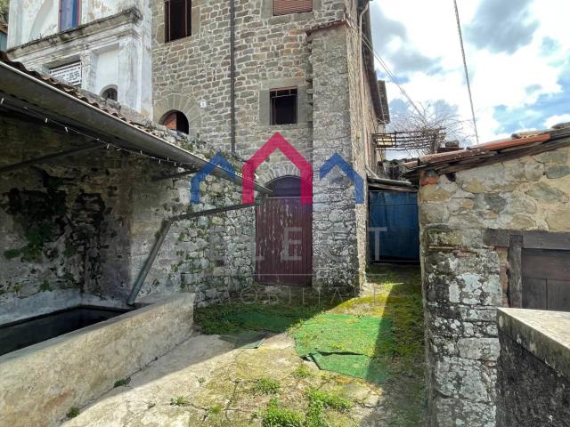 Villa Indipendente in vendita a Unione dei comuni Media Valle del Serchio, Benabbio