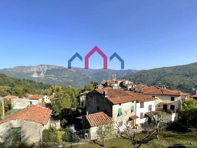 Villa Indipendente in vendita a Unione dei comuni Media Valle del Serchio, Brandeglio