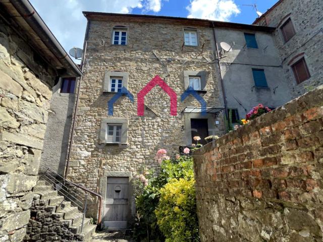 Villa Indipendente in vendita a Unione dei comuni Media Valle del Serchio, Casabasciana