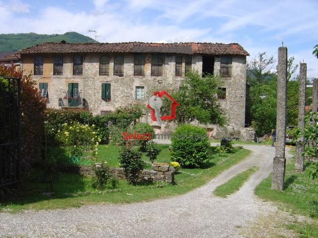 Villa Indipendente in vendita a Unione dei comuni Media Valle del Serchio, Borgo A Mozzano