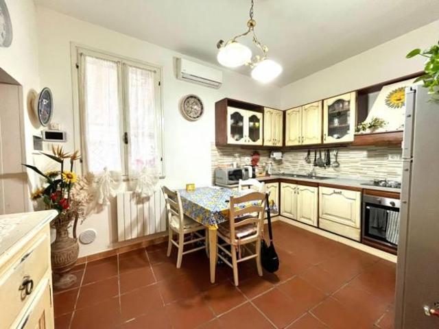 Villa Indipendente in vendita a Calcinaia, Toscana