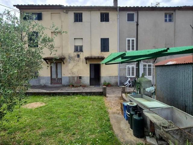 Villa Indipendente in vendita a San Colombano, Capannori