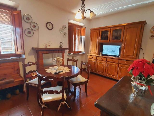 Villa Indipendente in vendita a Zone, Capannori