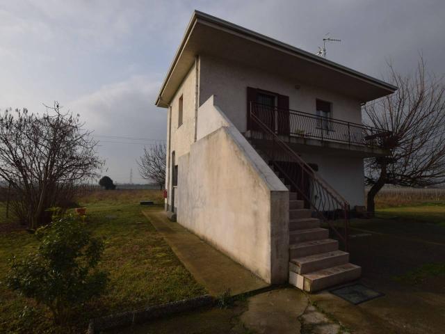 Villa Indipendente in vendita a Capriolo, Lombardia