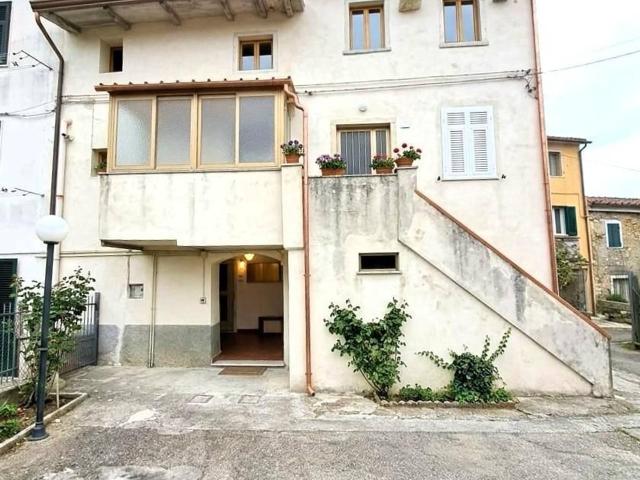 Villa Indipendente in vendita a Gildona, Carrara
