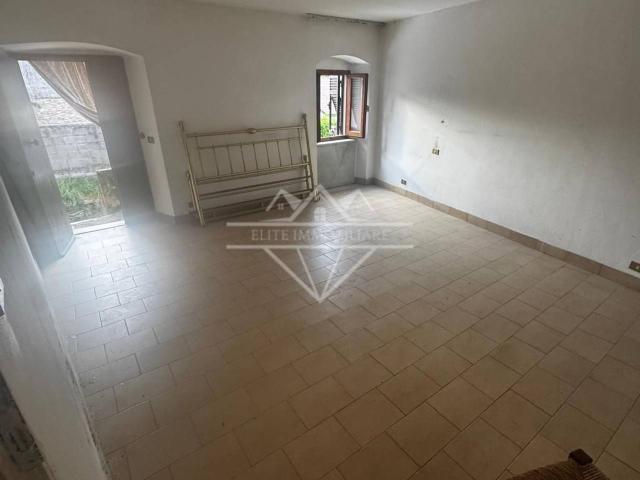 Villa Indipendente in vendita a Carrara, Toscana