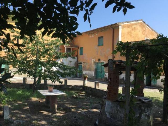 Locale Commerciale in vendita a Casciana Terme Lari, Toscana