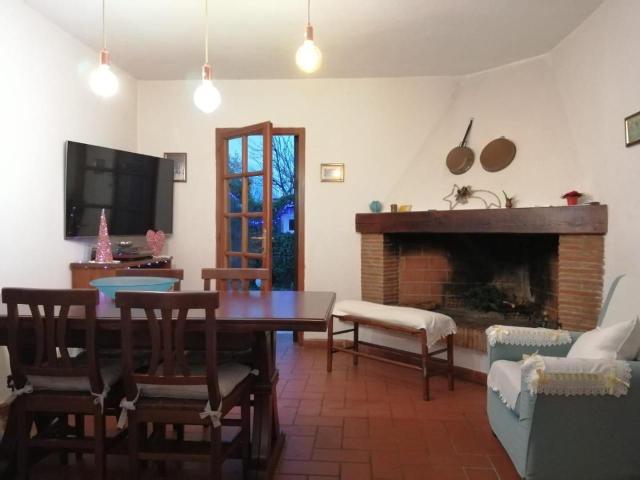 Villa Indipendente in vendita a Visignano, Cascina