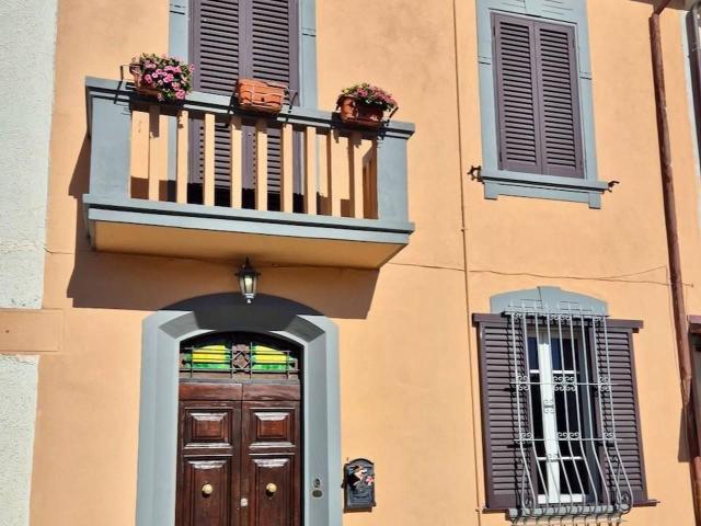 Villa Indipendente in vendita a San Donato, Cascina