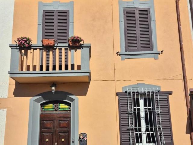 Villa Indipendente in vendita a San Donato, Cascina